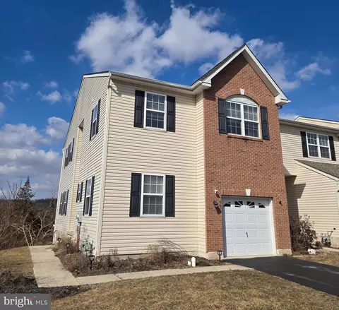 99 Green View Dr, Pottstown, PA 19464