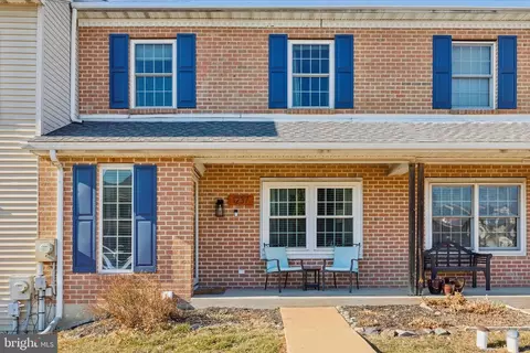 1237 Pine Ridge Dr, Perkiomenville, PA 18074