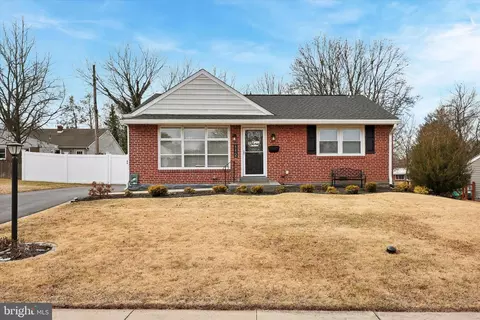 112 Valley View Rd, Norristown, PA 19401