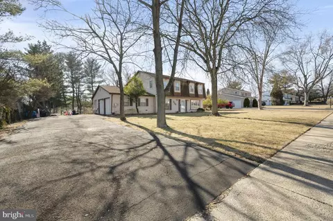 909 Capitol Rd, Norristown, PA 19403