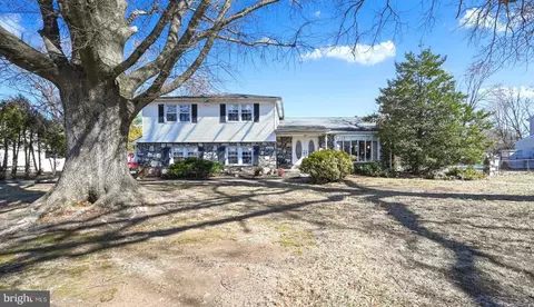 863 Furrow Ln, Huntingdon Valley, PA 19006