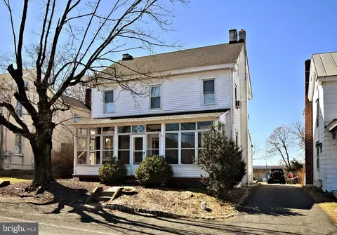 108 Hoffmansville Rd, Sassamansville, PA 19472