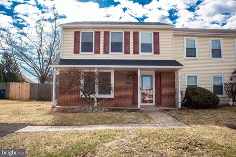 122 Hunt Dr, Horsham, PA 19044