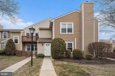61 Dogwood Ln #D-2, Horsham, PA 19044