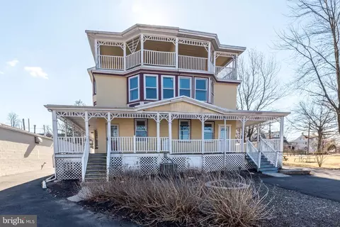 706-708 E Walnut St, North Wales, PA 19454