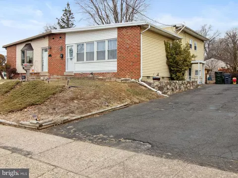 2585 Miriam Ave, Abington, PA 19001