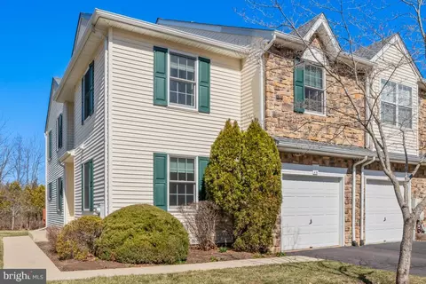 416 Glenn Rose Cir, King Of Prussia, PA 19406