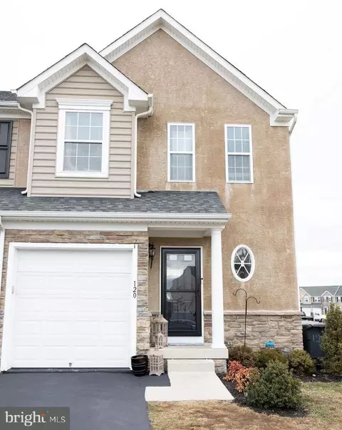 120 Fawn Dr, Gilbertsville, PA 19525