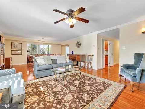 930 Montgomery Ave #T-2, Bryn Mawr, PA 19010
