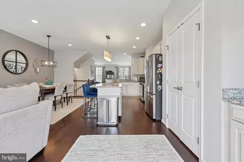 Entry Way - 11 Twomey Ct, Wyncote, PA 19095 photo 5 of 11