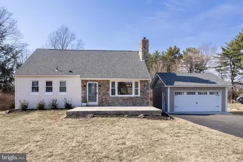 87 Cherry Ave, Trappe, PA 19426