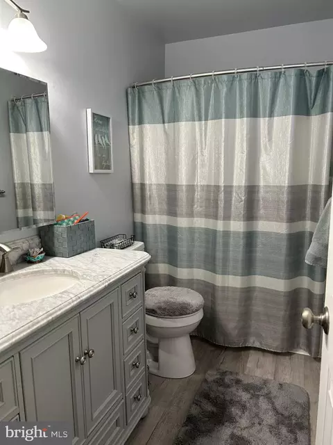 Bath - 7 Windward Dr, Barto, PA 19504 photo 2 of 2