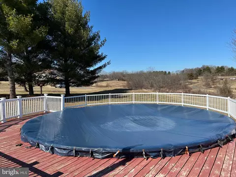 Exterior - 7 Windward Dr, Barto, PA 19504 photo 6 of 7