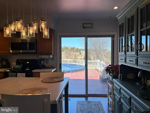 Kitchen - 7 Windward Dr, Barto, PA 19504 photo 3 of 4