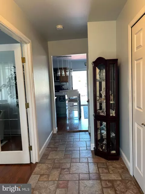 Entry Way - 7 Windward Dr, Barto, PA 19504 photo 1 of 4