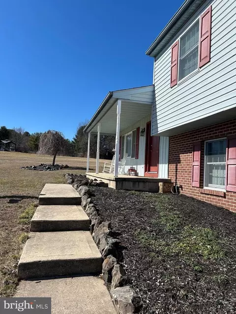 Exterior - 7 Windward Dr, Barto, PA 19504 photo 2 of 7