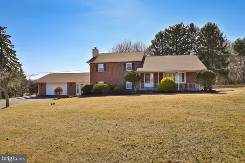 2820 Soni Dr, Norristown, PA 19403