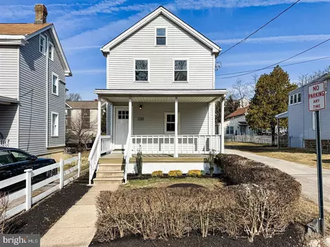 220 Greenfield Ave, Ardmore, PA 19003