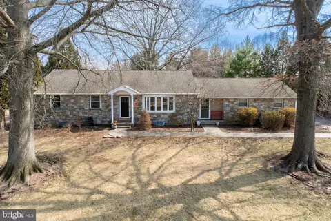 1746 Green Briar Dr, Norristown, PA 19403