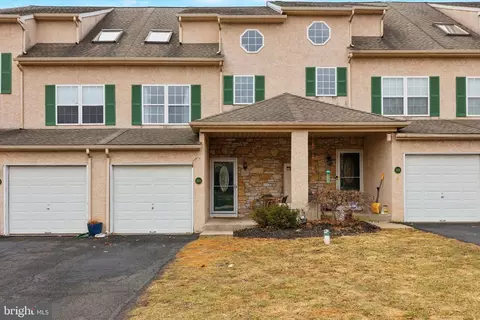 305 Parkview Dr, Souderton, PA 18964