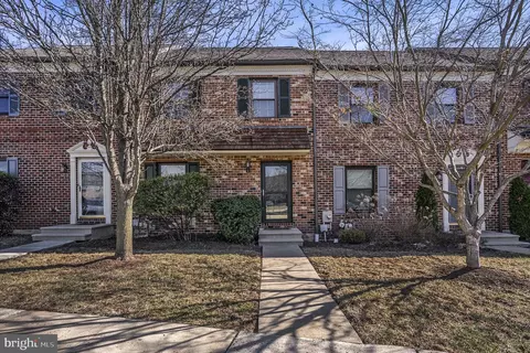 210 Troon Ct, Royersford, PA 19468