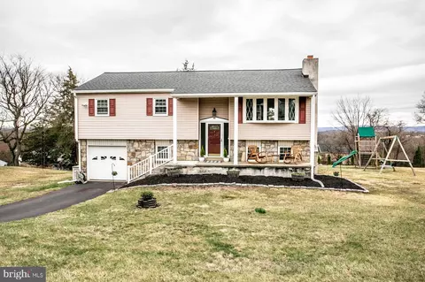 3052 Tyler Ct, Pottstown, PA 19464