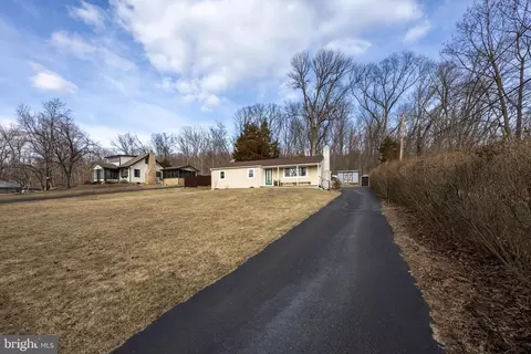 48 Cedar Rd, Schwenksville, PA 19473