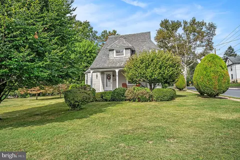 1640 Walnut Ave, Oreland, PA 19075
