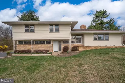 1435 N Trooper Rd, Norristown, PA 19403