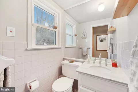 Bath - 190 Upper Gulph, Radnor, PA 19087 photo 1 of 3
