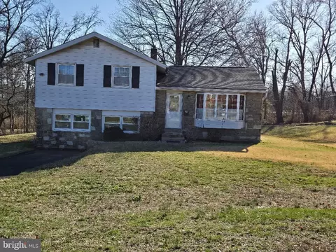 3420 W Mill Rd, Hatboro, PA 19040