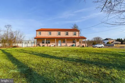87 Chestnut Ln, North Wales, PA 19454