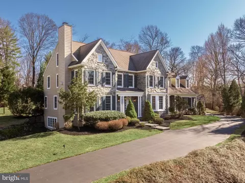 Exterior - 815 Brower Rd, Wayne, PA 19087 photo 2 of 12