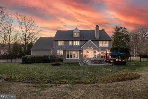 Exterior - 815 Brower Rd, Wayne, PA 19087 photo 5 of 12