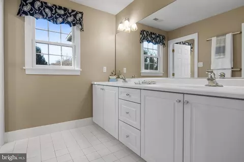 Bath - 815 Brower Rd, Wayne, PA 19087 photo 3 of 4