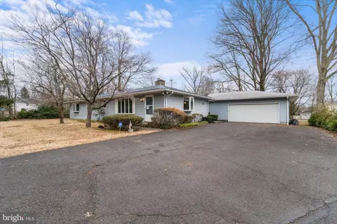527 Norristown Rd, Horsham, PA 19044