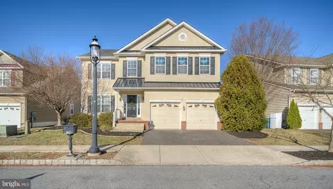 1120 Berkeley Dr, Pennsburg, PA 18073