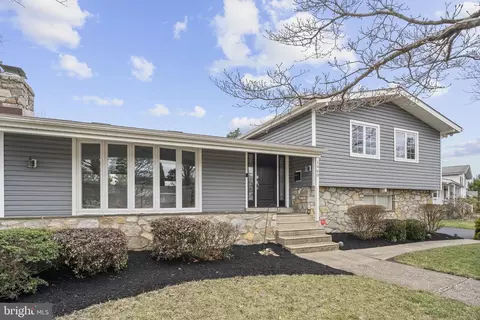 1960 Hemlock Rd, Norristown, PA 19403