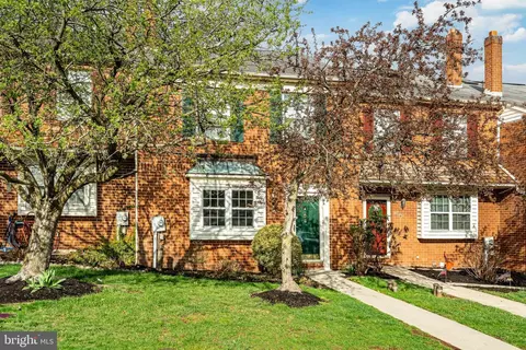 703 Village Green Dr, Gilbertsville, PA 19525