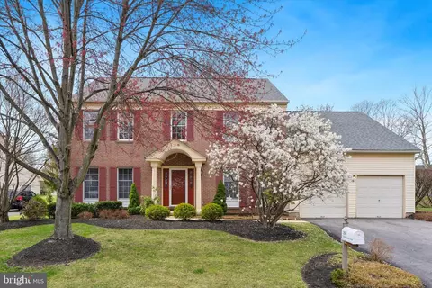 204 Pebble Beach Pl, Blue Bell, PA 19422