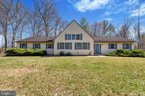 1074 Beech Hollow Rd, Ambler, PA 19002