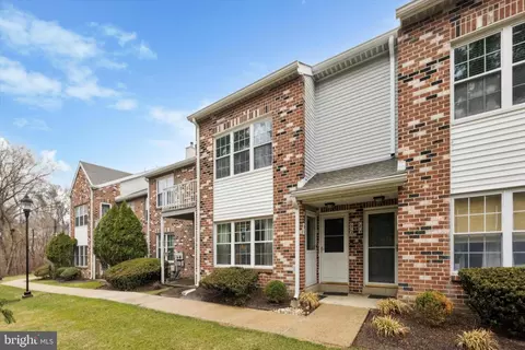1811 Valley Glen Rd #142, Elkins Park, PA 19027