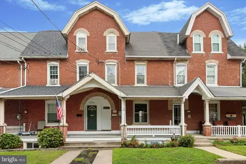 247 W Chestnut St, Souderton, PA 18964