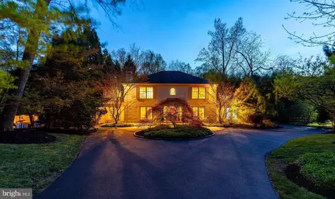 1130 Springmont Cir, Bryn Mawr, PA 19010