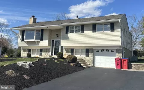 13 Dorchester Rd, Collegeville, PA 19426