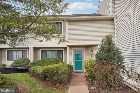 205 Bunker Hill Rd #121, Harleysville, PA 19438