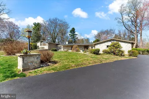 962 Frazier, Rydal, PA 19046