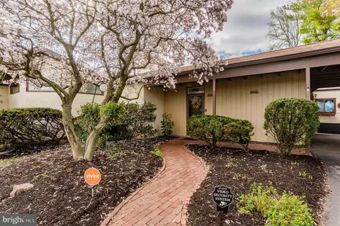 426 Flourtown Rd, Lafayette Hill, PA 19444