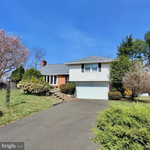 7752 Clements Rd, Wyncote, PA 19095