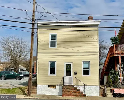 1017 W High St, Pottstown, PA 19464